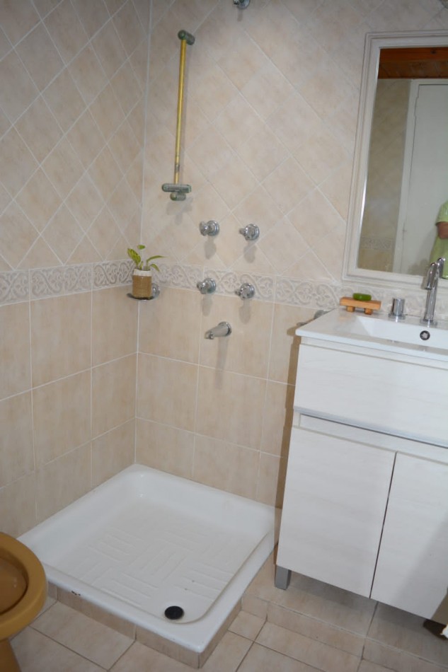 ALQUILER-FISHERTON-CASA 2 DORMITORIOS-IMPECABLE