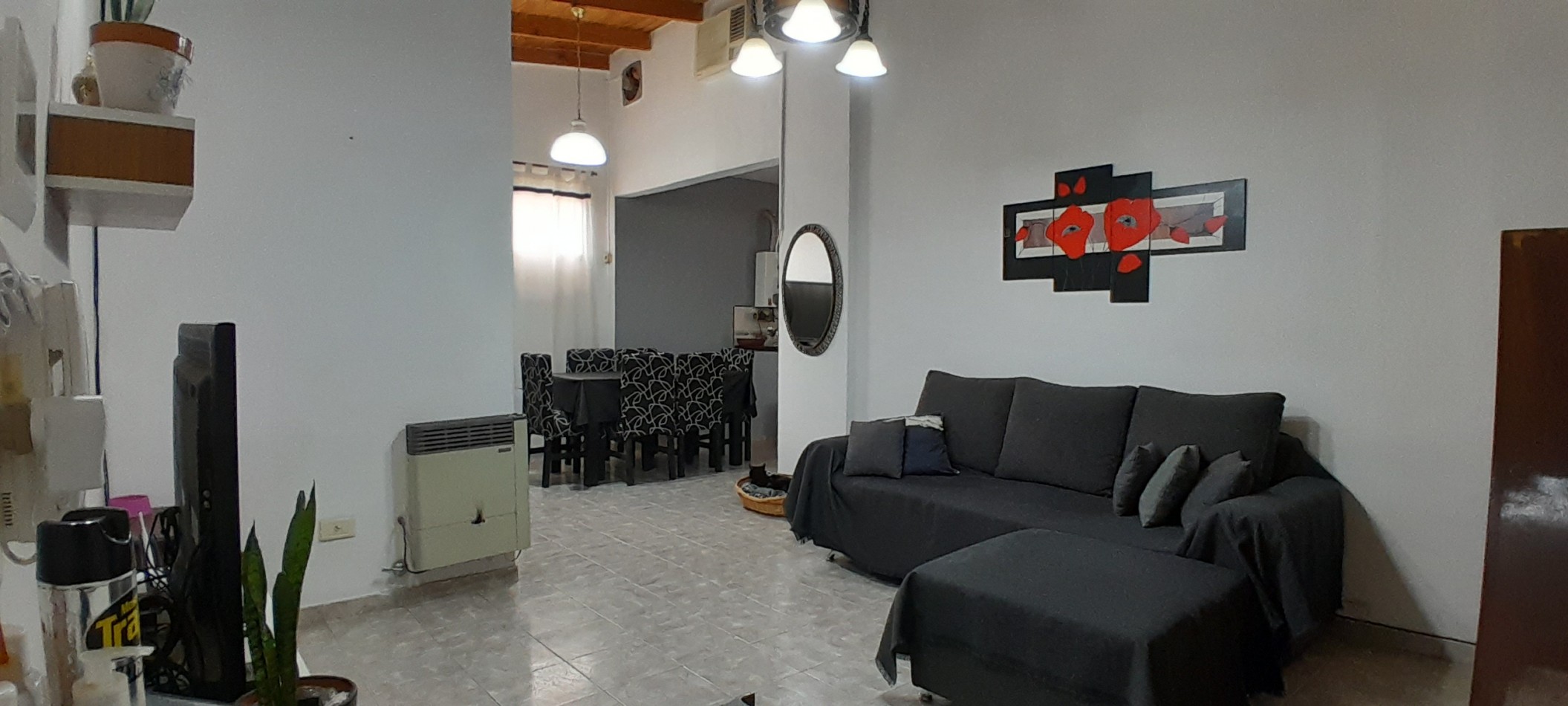 VENTA-CASA 2 PLANTAS-INGRESOS INDEPENDIENTE-REFORMADA