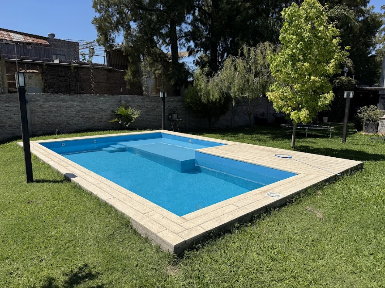 CASA-ALDAO-3 DORMITORIOS-PISCINA