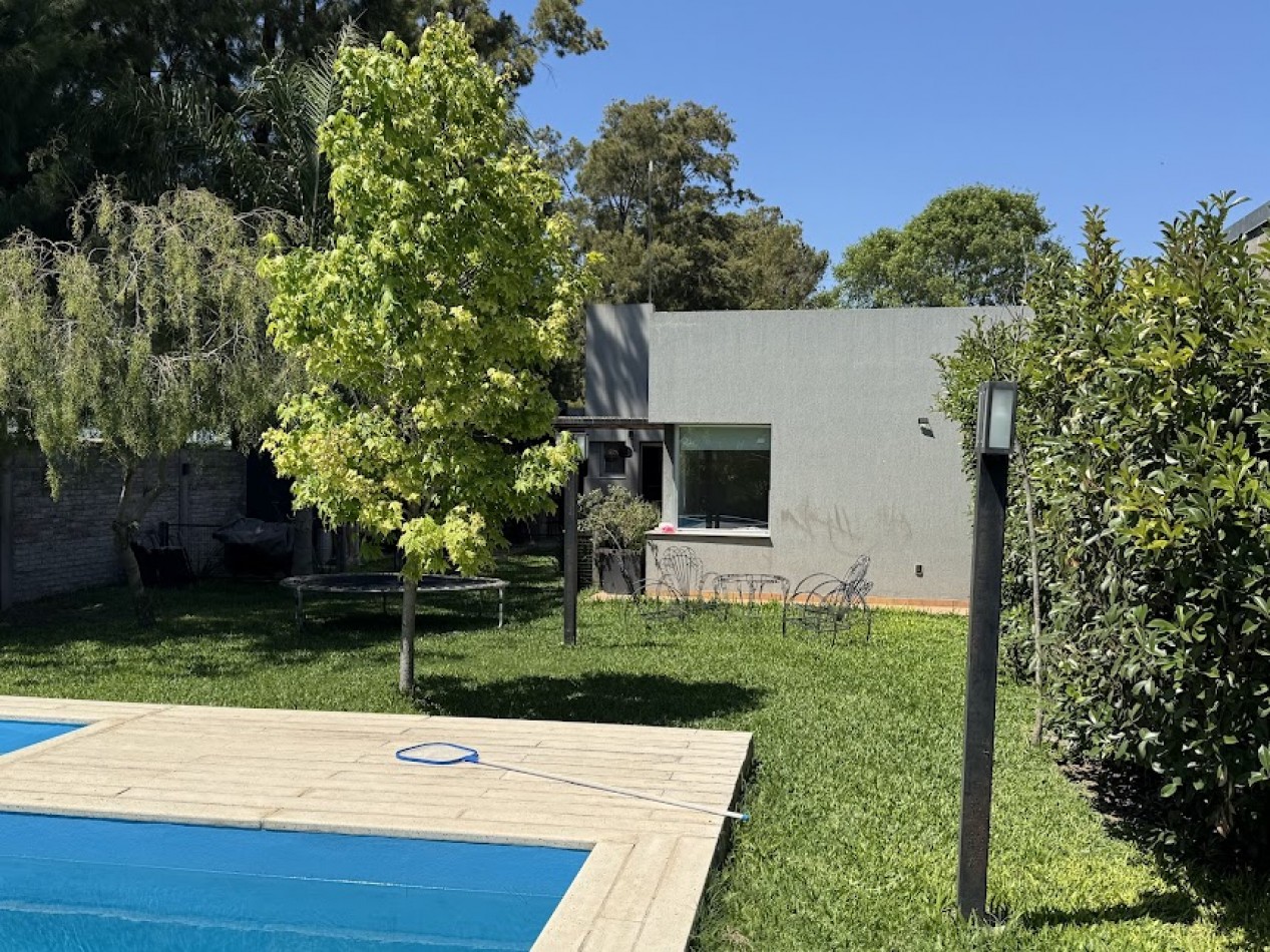 CASA-ALDAO-3 DORMITORIOS-PISCINA