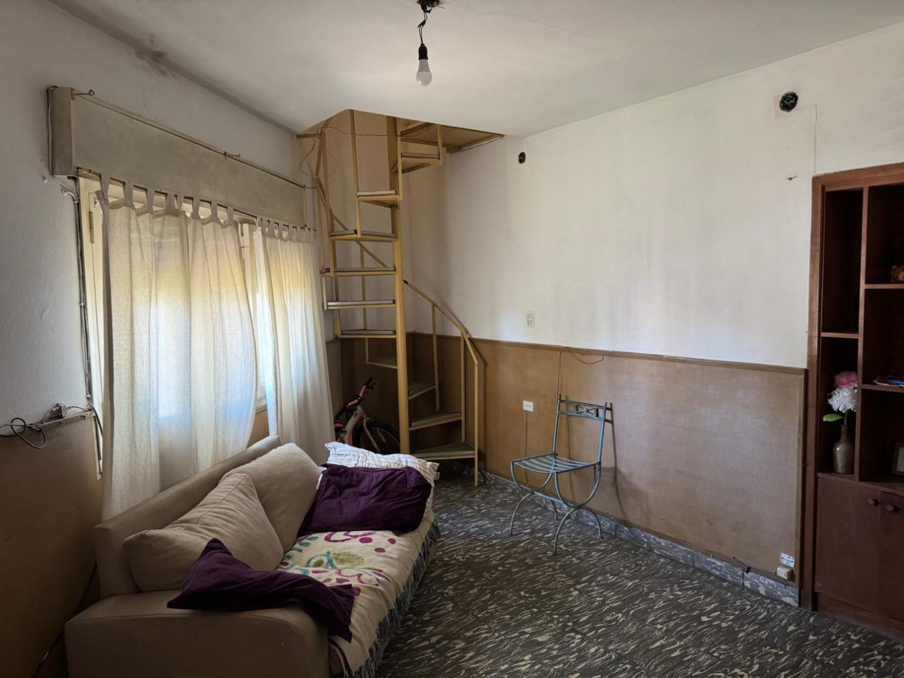 VENTA-CASA AMPLIA-3 DORMITORIOS-COCHERA