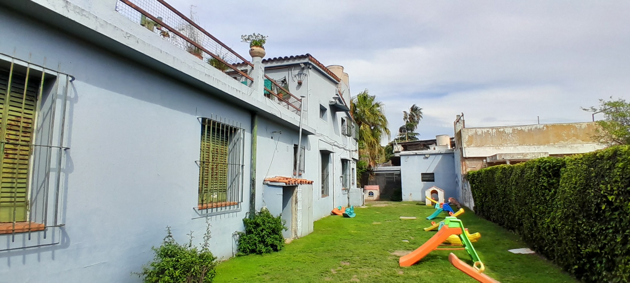 VENTA-ALBERDI-CASA CON PARQUE ARBOLADO-POSIBILIDAD DE INVERSION-UNIDAD INSTITUCIONAL