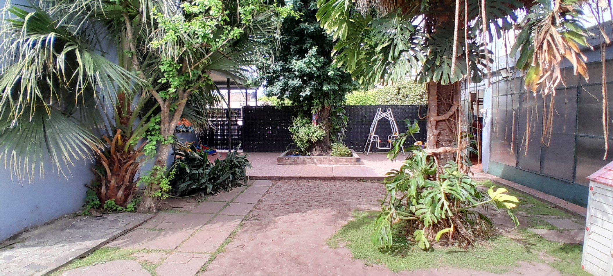 VENTA-ALBERDI-CASA CON PARQUE ARBOLADO-POSIBILIDAD DE INVERSION-UNIDAD INSTITUCIONAL