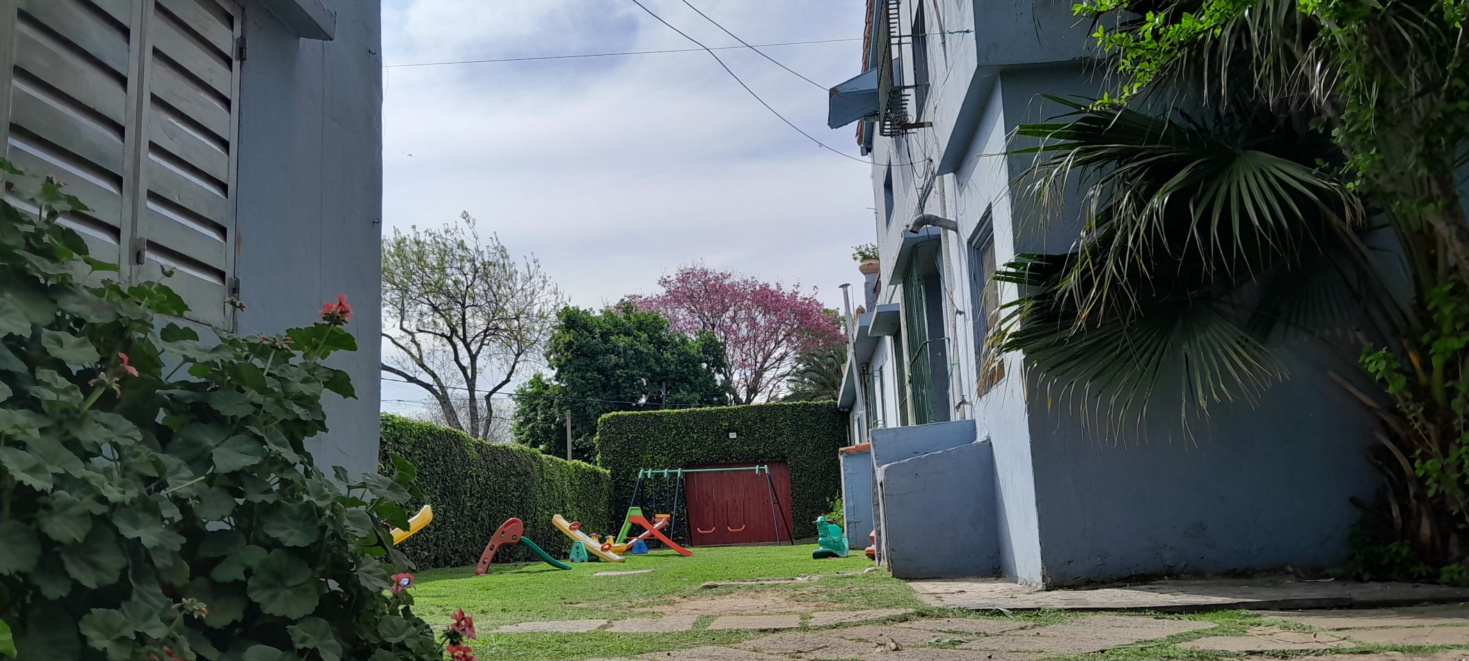 VENTA-ALBERDI-CASA CON PARQUE ARBOLADO-POSIBILIDAD DE INVERSION-UNIDAD INSTITUCIONAL