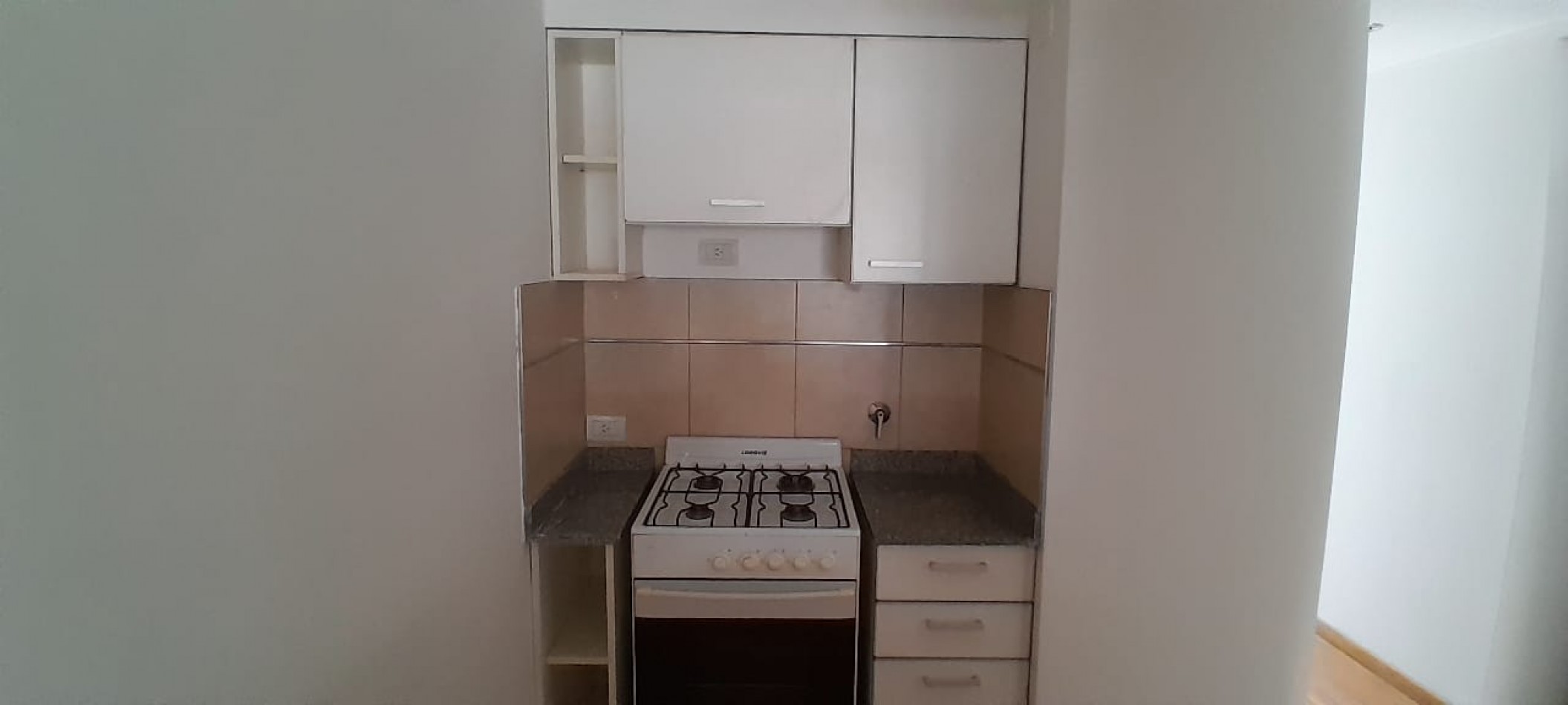 VENTA-MONOAMBIENTE CON 2 PATIOS-JUJUY 1800