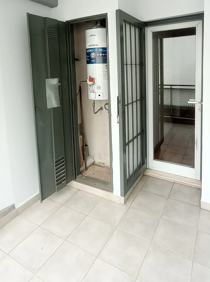 VENTA-MONOAMBIENTE CON 2 PATIOS-JUJUY 1800