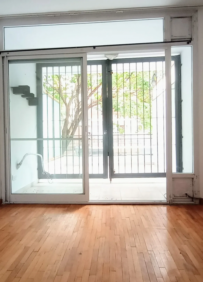 VENTA-MONOAMBIENTE CON 2 PATIOS-JUJUY 1800