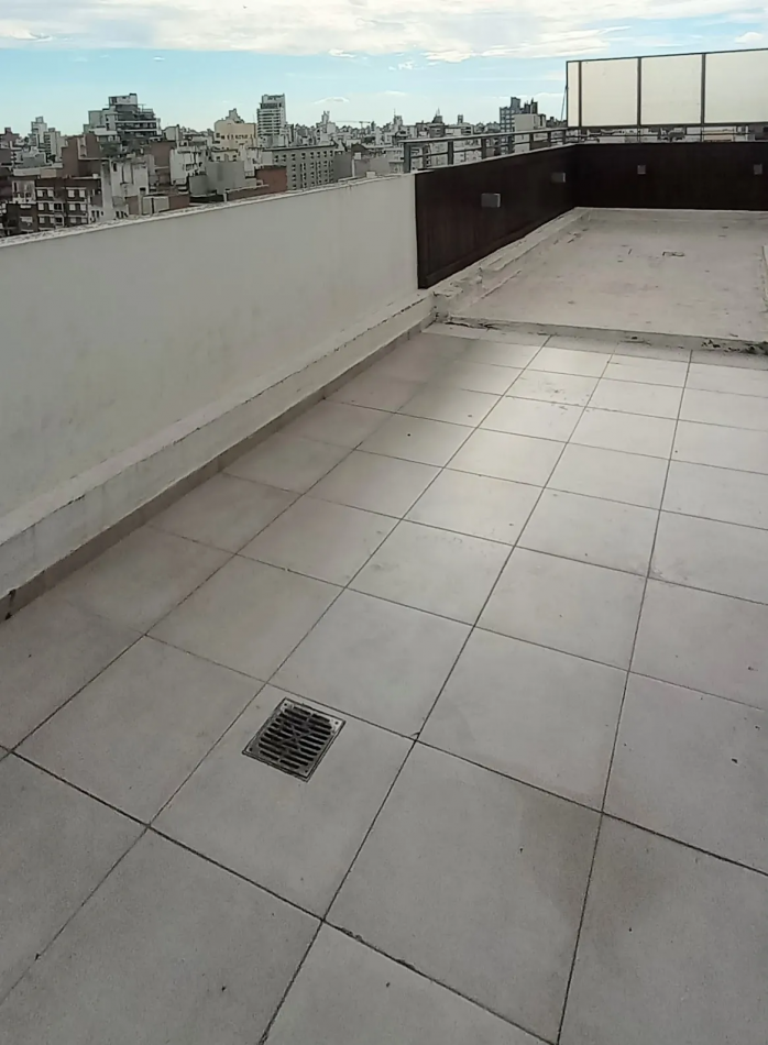 VENTA-MONOAMBIENTE CON 2 PATIOS-JUJUY 1800
