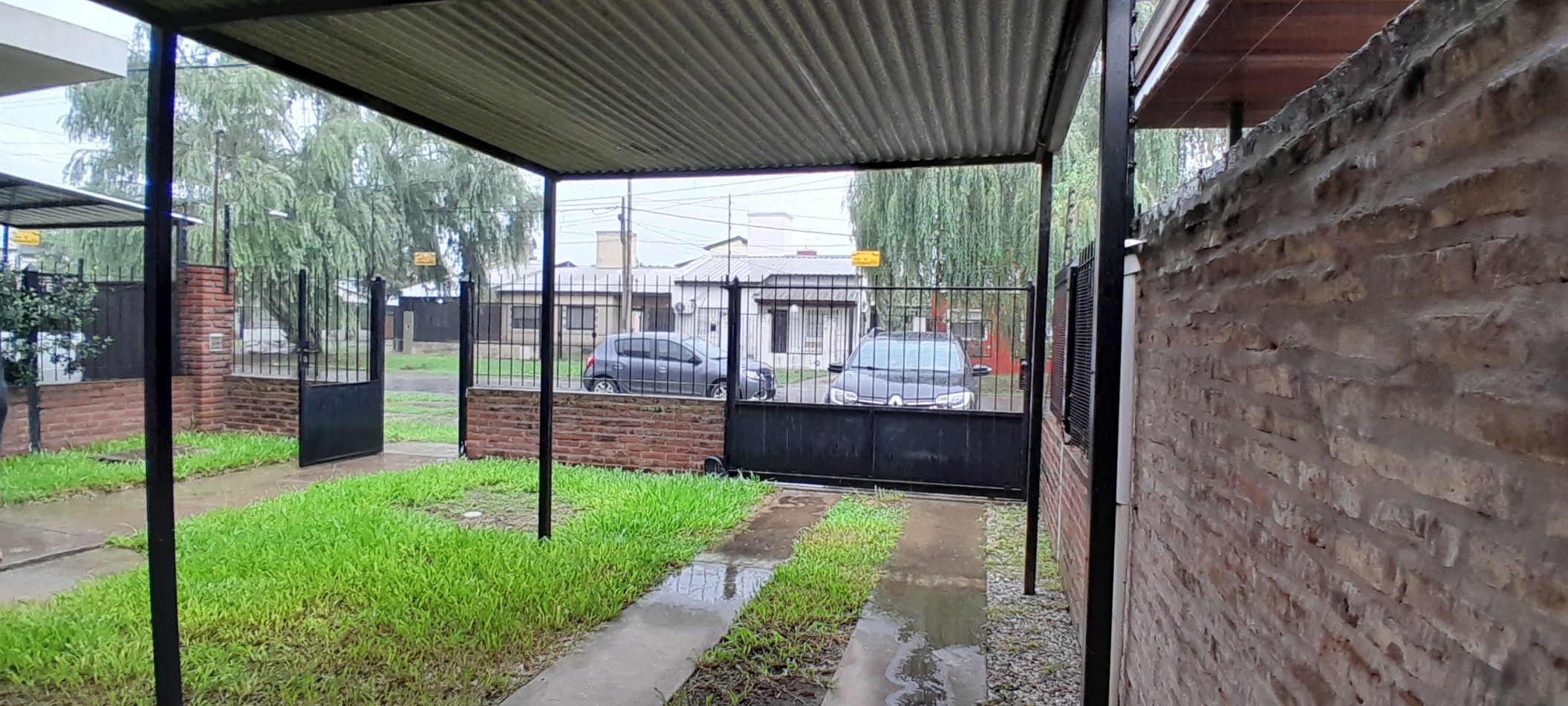 ALQUILER-BARRIO TANGO-CASA 2 DORMITORIOS-COCHERA-JARDIN