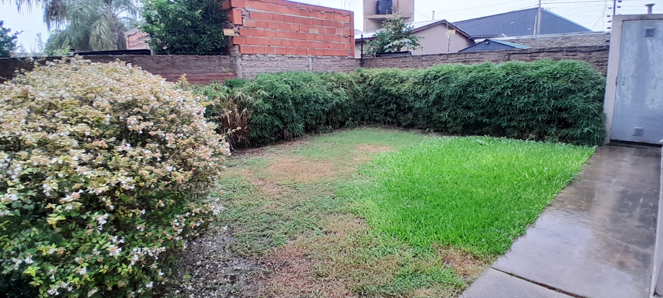 ALQUILER-BARRIO TANGO-CASA 2 DORMITORIOS-COCHERA-JARDIN