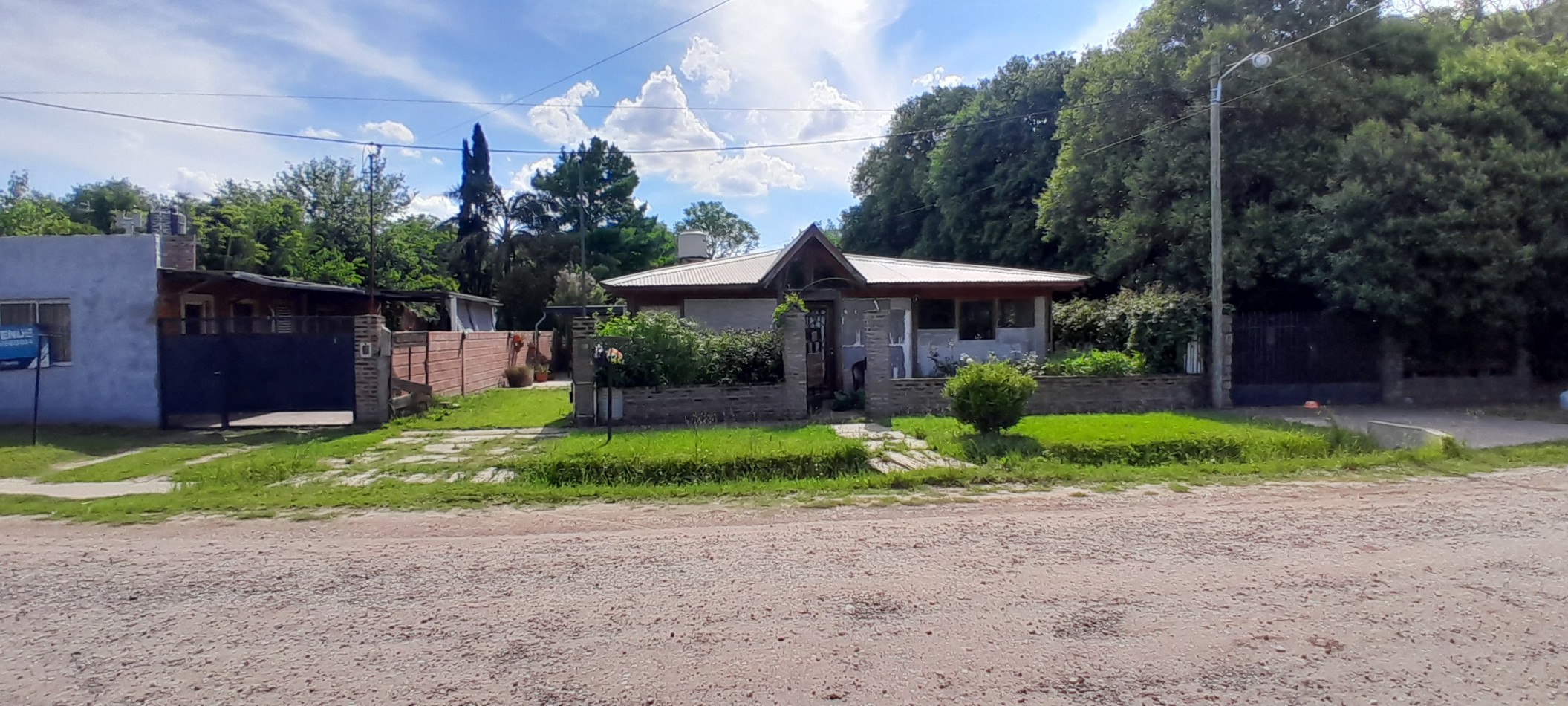 VENTA-BARIO LOS MORROS-FUNES-3 DORMITORIOS-BAÑO-PARQUE-PILETA