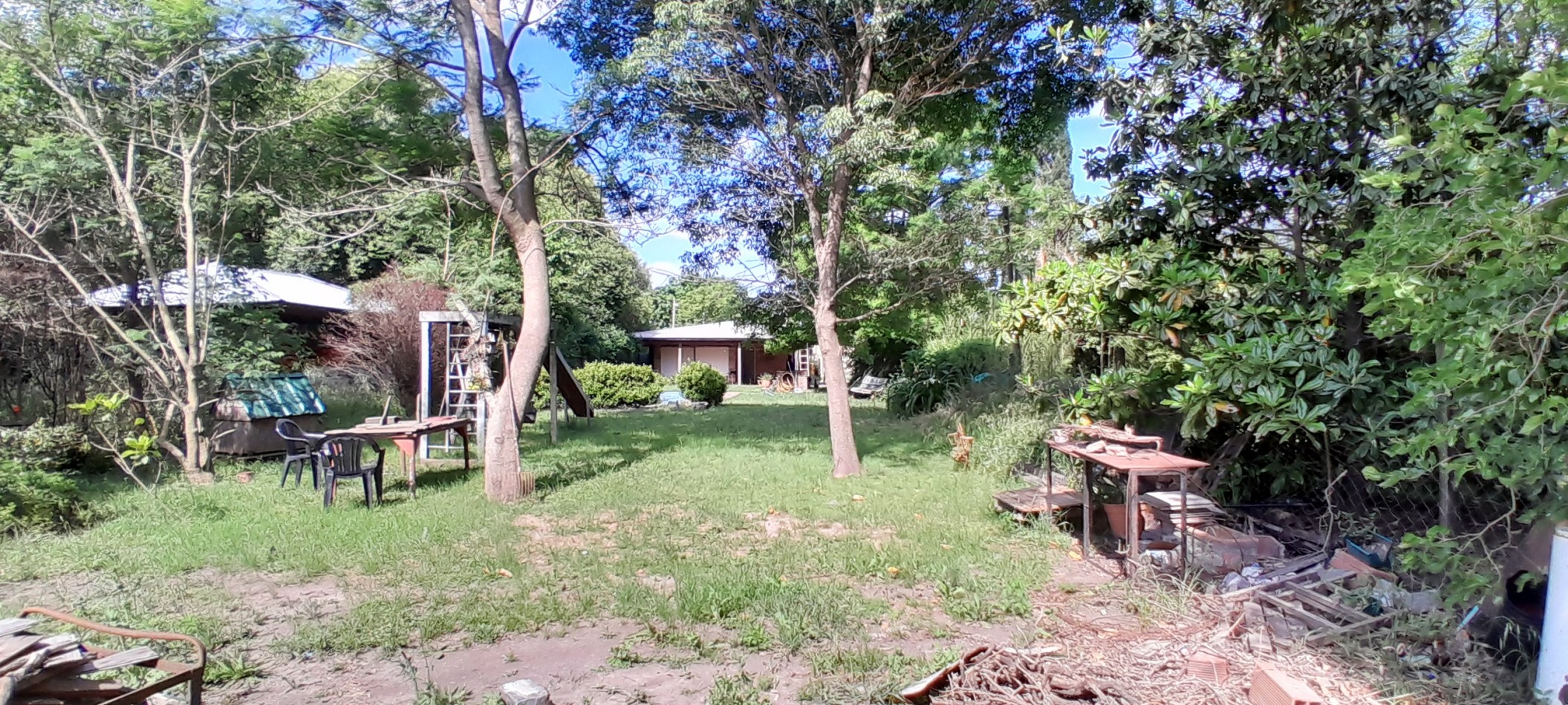 VENTA-BARIO LOS MORROS-FUNES-3 DORMITORIOS-BAÑO-PARQUE-PILETA