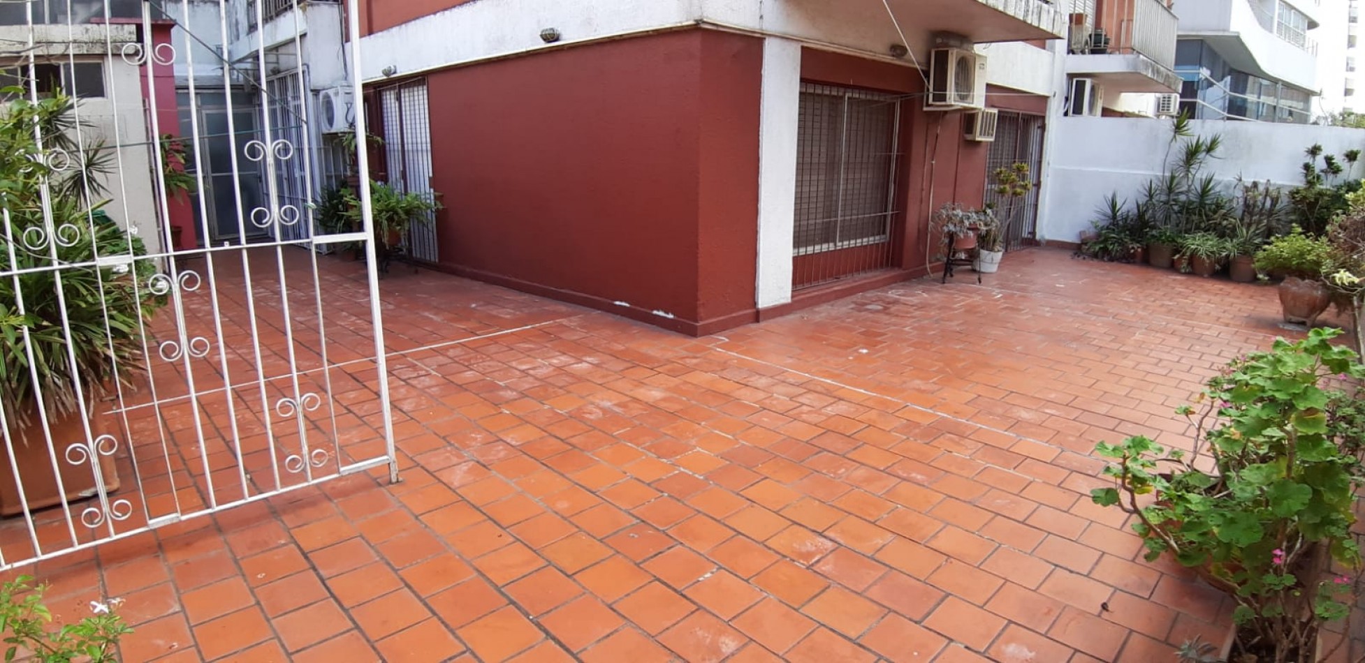 VENTA-ITALIA 600-3 DORMITORIOS-2 BAÑOS-COCHERA-TERRAZA-184 M2