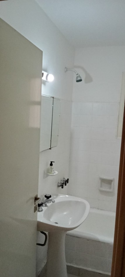 ALQUILER-RICARDONE ESQ. E. RIOS-1 DORMITORIO-VENTILACION CRUAZADA