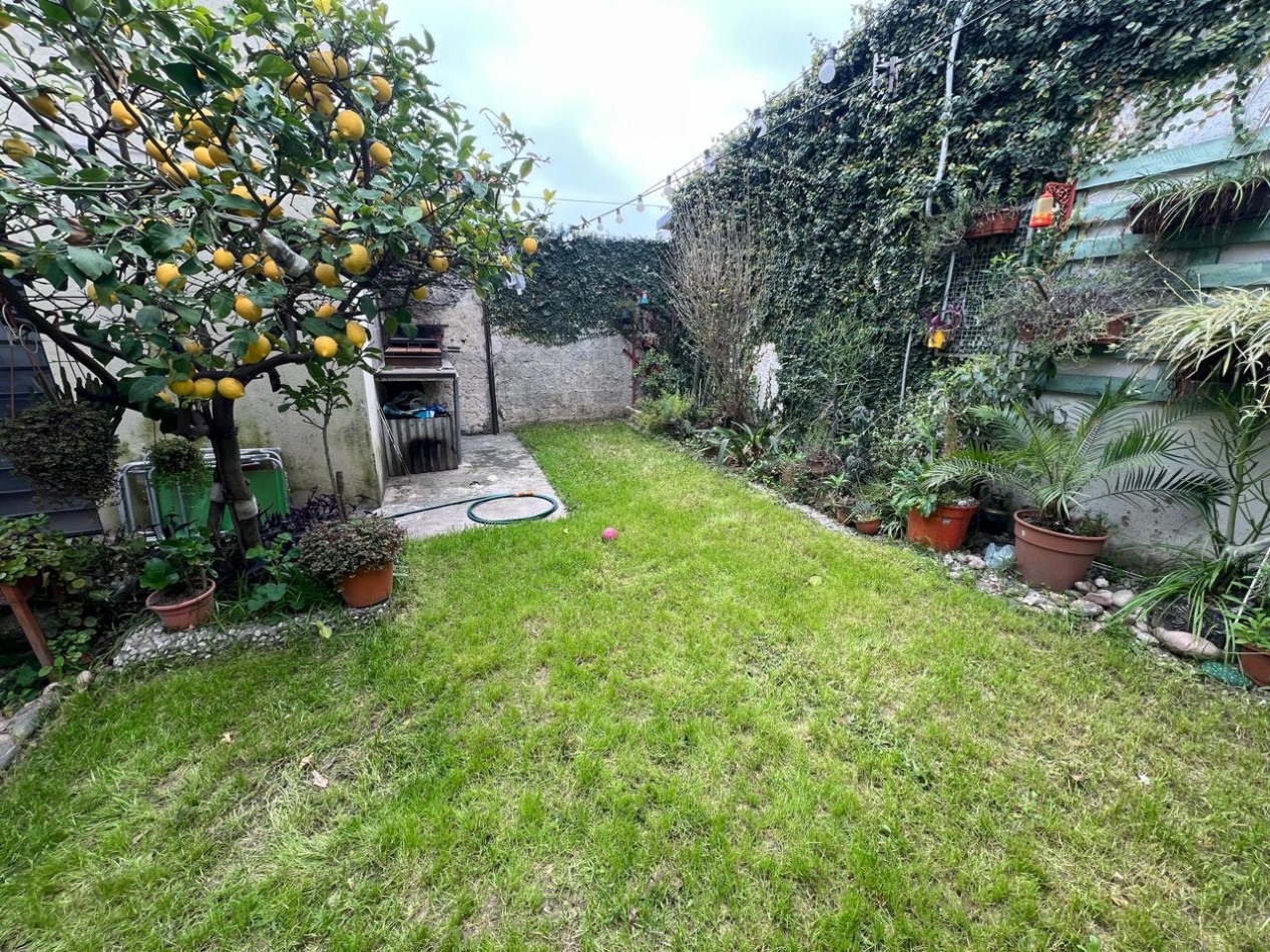 VENTA-CASA 2 PLANTAS-INGRESOS INDEPENDIENTE-REFORMADA