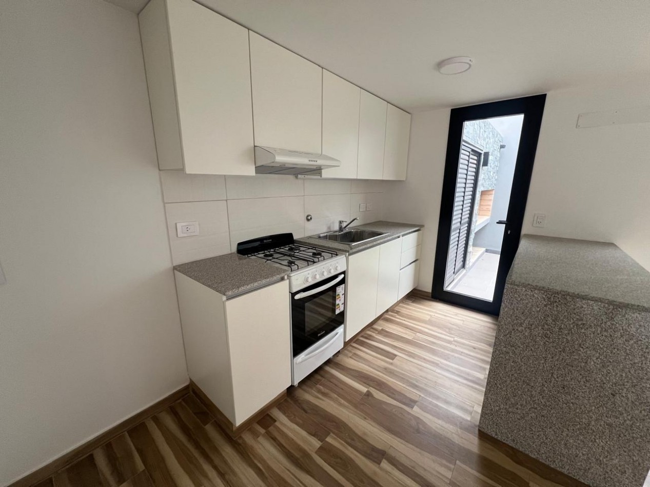 ALQUILER-PUEBLO ESTHER- AV. SAN MARTIN 2100-CASAS 2 y 3 DORMITORIOS-COCHERA