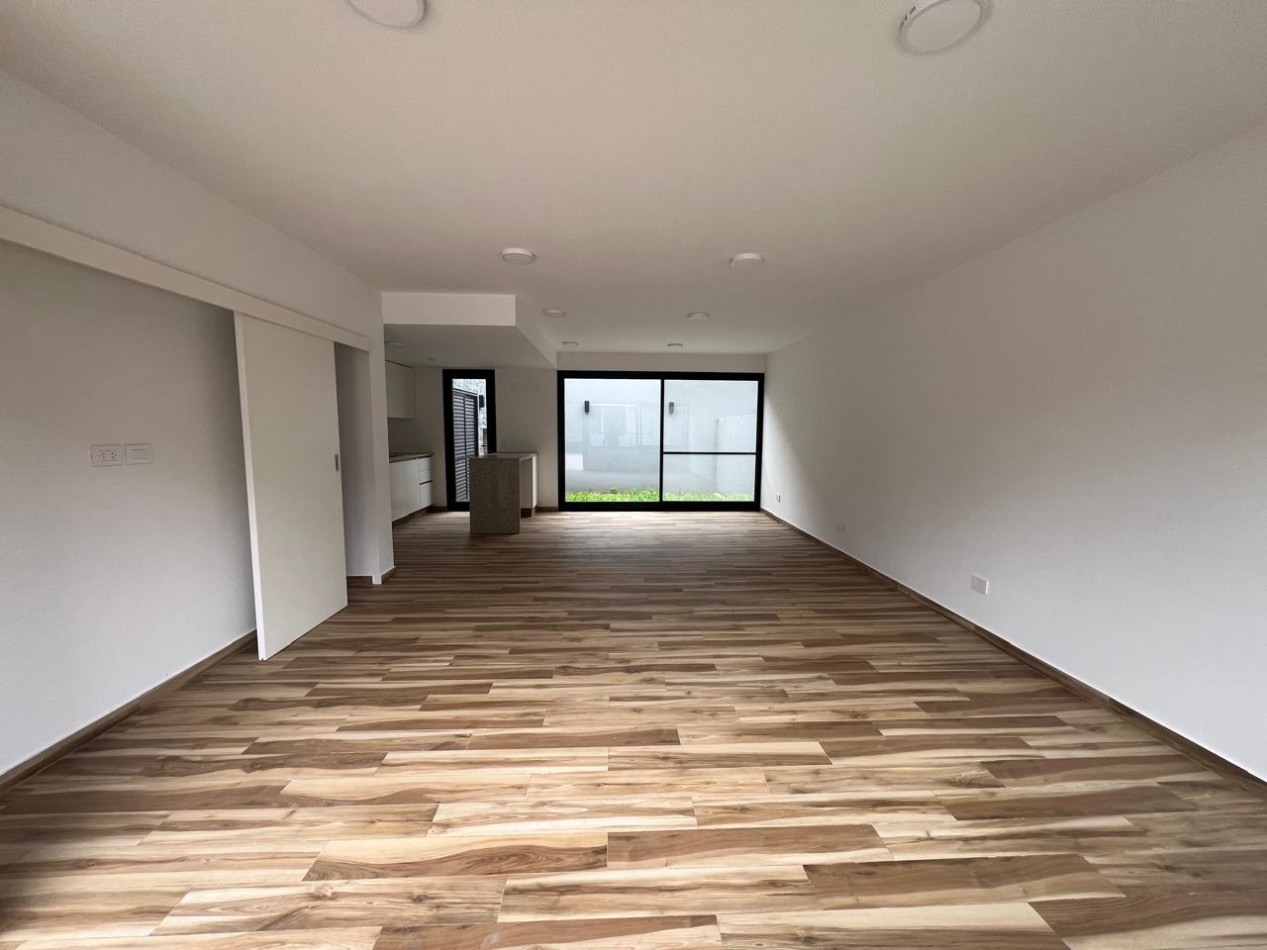 ALQUILER-PUEBLO ESTHER- AV. SAN MARTIN 2100-CASAS 2 y 3 DORMITORIOS-COCHERA