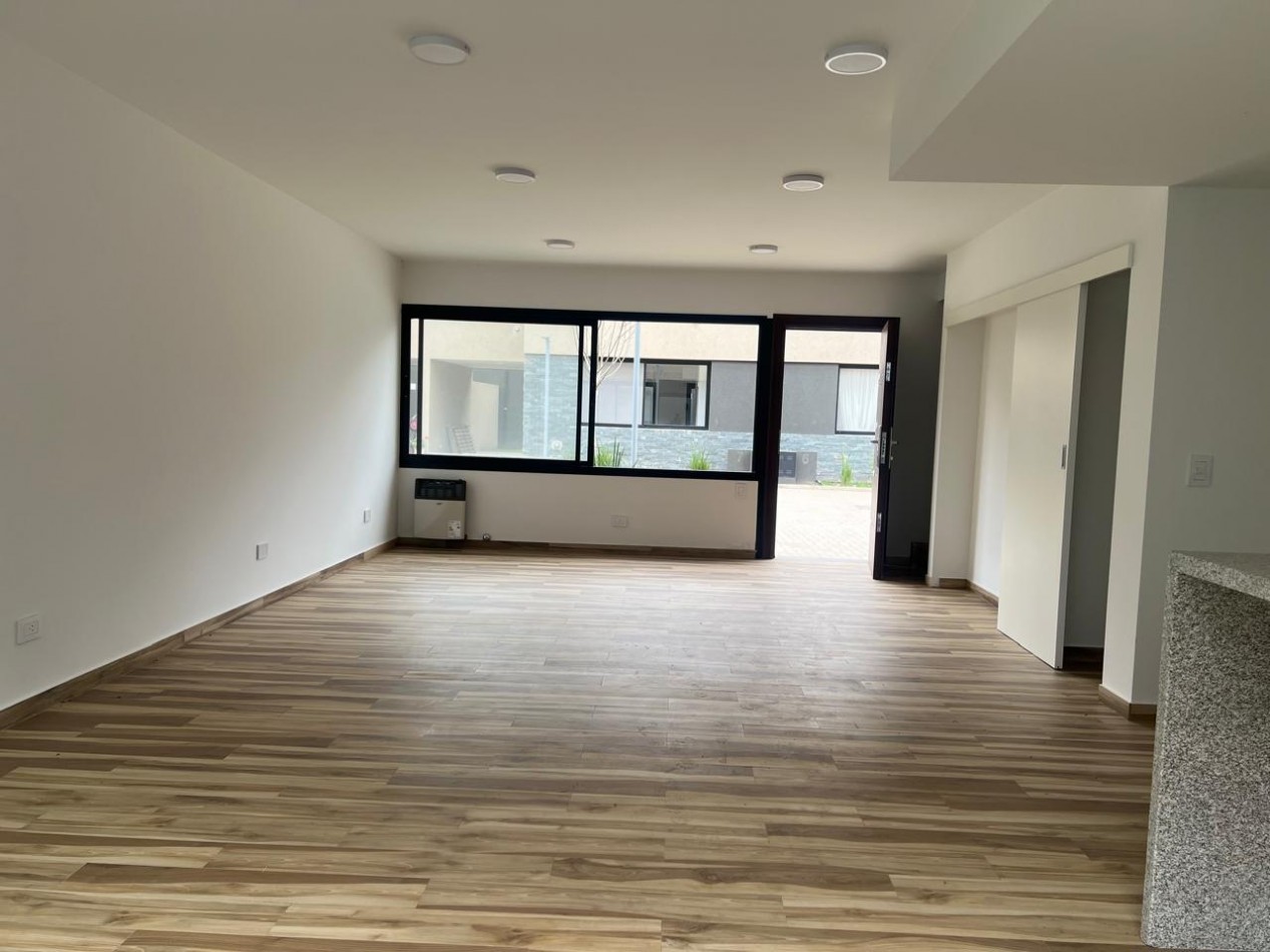 ALQUILER-PUEBLO ESTHER- AV. SAN MARTIN 2100-CASAS 2 y 3 DORMITORIOS-COCHERA