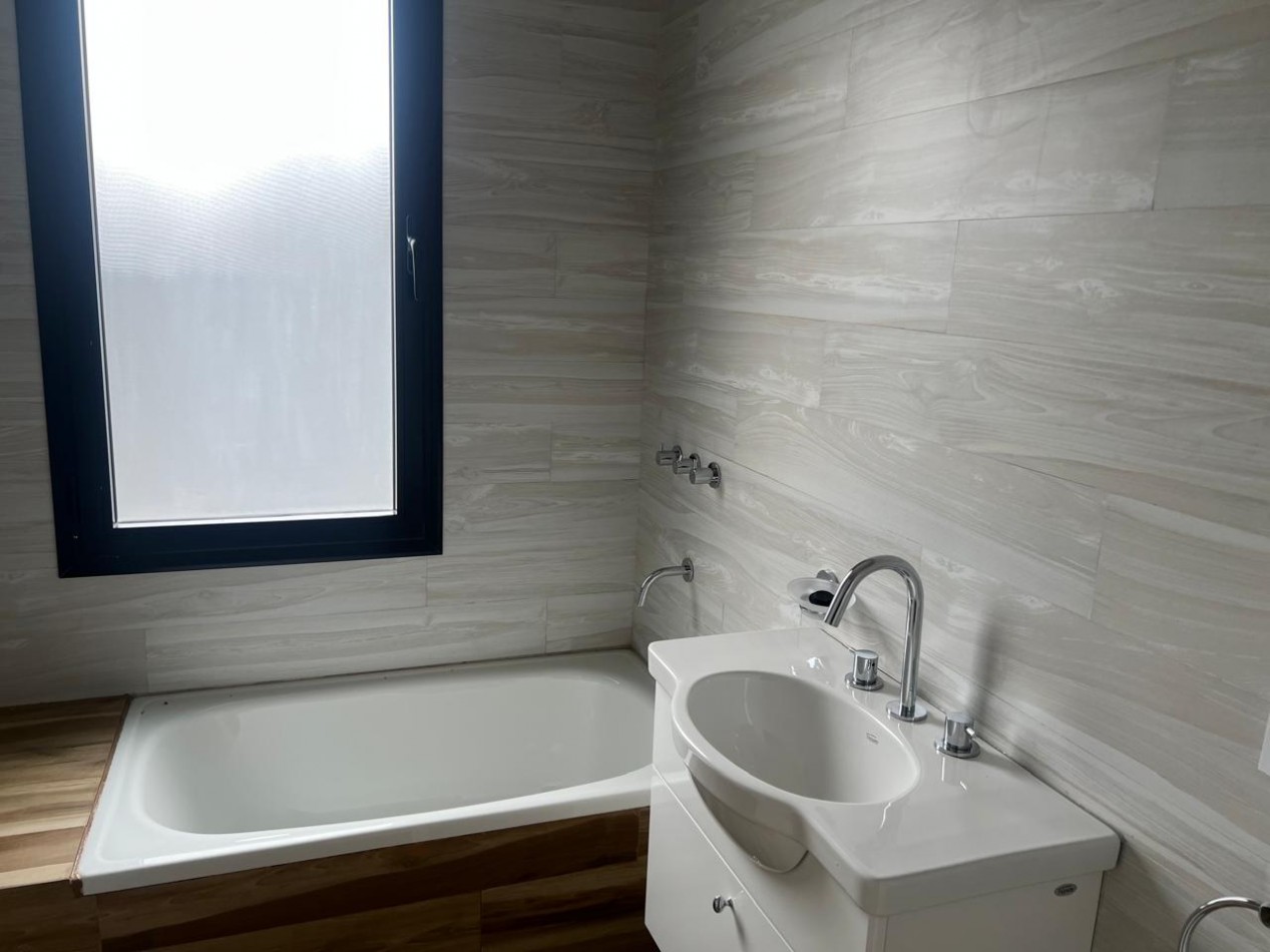 ALQUILER-PUEBLO ESTHER- AV. SAN MARTIN 2100-CASAS 2 y 3 DORMITORIOS-COCHERA