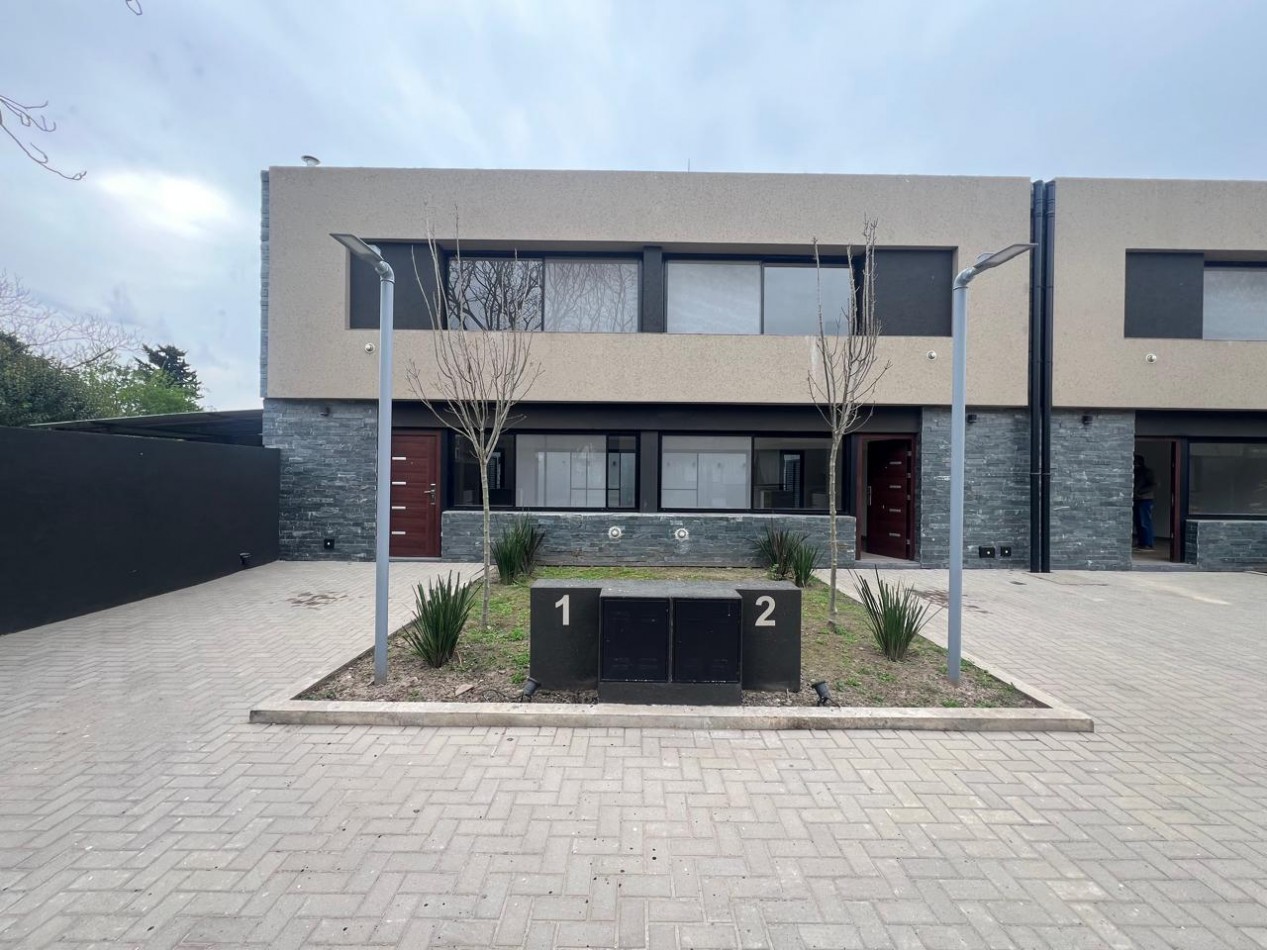 ALQUILER-PUEBLO ESTHER- AV. SAN MARTIN 2100-CASAS 2 y 3 DORMITORIOS-COCHERA