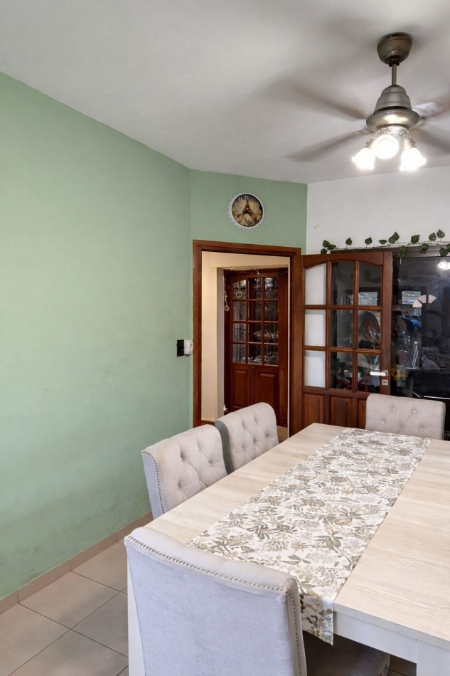 VENTA-CASA-CHUBUT 6700-3 DORMITORIOS-COCHERA-JARDIN