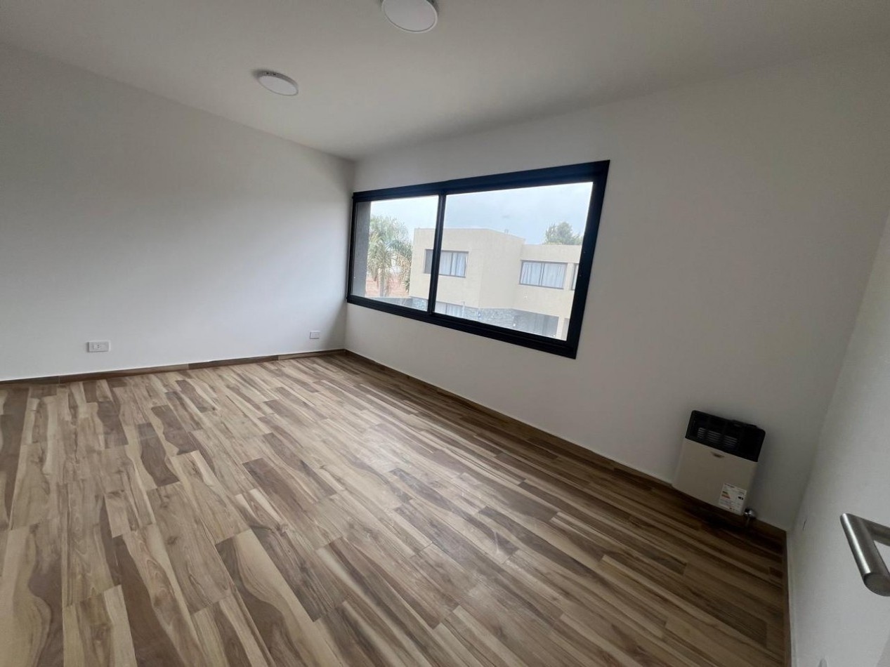 ALQUILER-PUEBLO ESTHER- AV. SAN MARTIN 2100-CASAS 2 y 3 DORMITORIOS-COCHERA