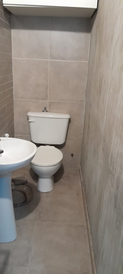ALQUILER-PLANTA BAJA-OFICINA-IMPECABLE-A/A-BAÑO-TERRAZA PRIVADA