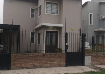 ALQUILER-BARRIO TANGO-CASA 2 DORMITORIOS-COCHERA-JARDIN
