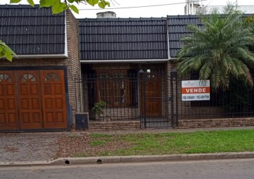 VENTA-CASA-CHUBUT 6700-3 DORMITORIOS-COCHERA-JARDIN